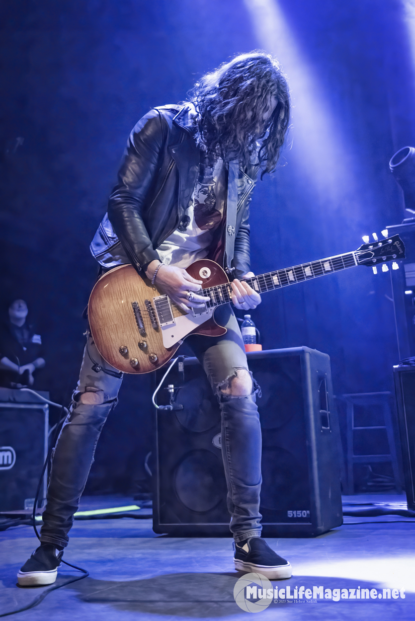 Alter Bridge's Unforgettable Night at The History Club, Toronto - Front of  the Stage