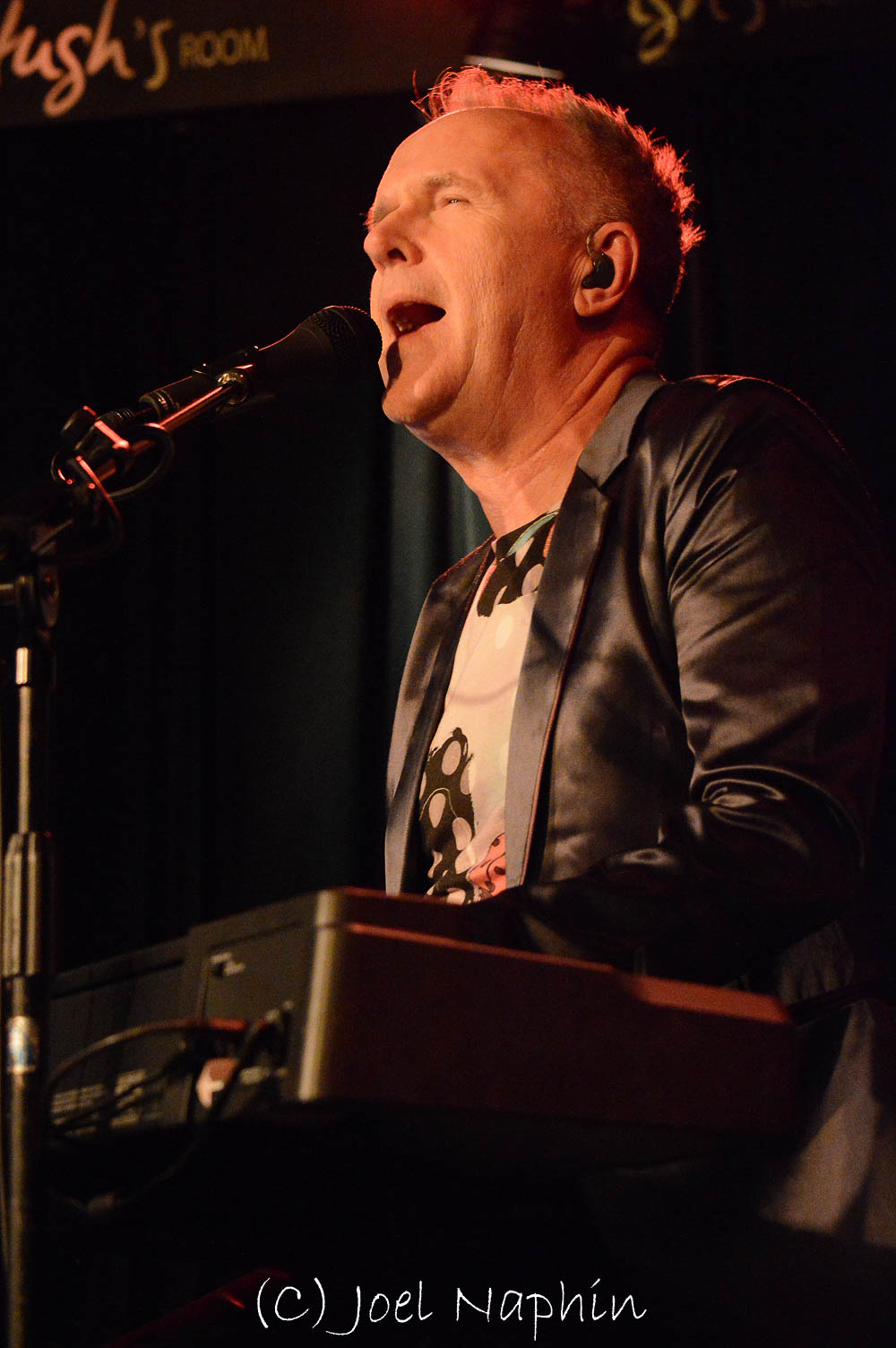 Howard Jones live at Hugh's Room - Toronto, ON - November 12, 2015 ...