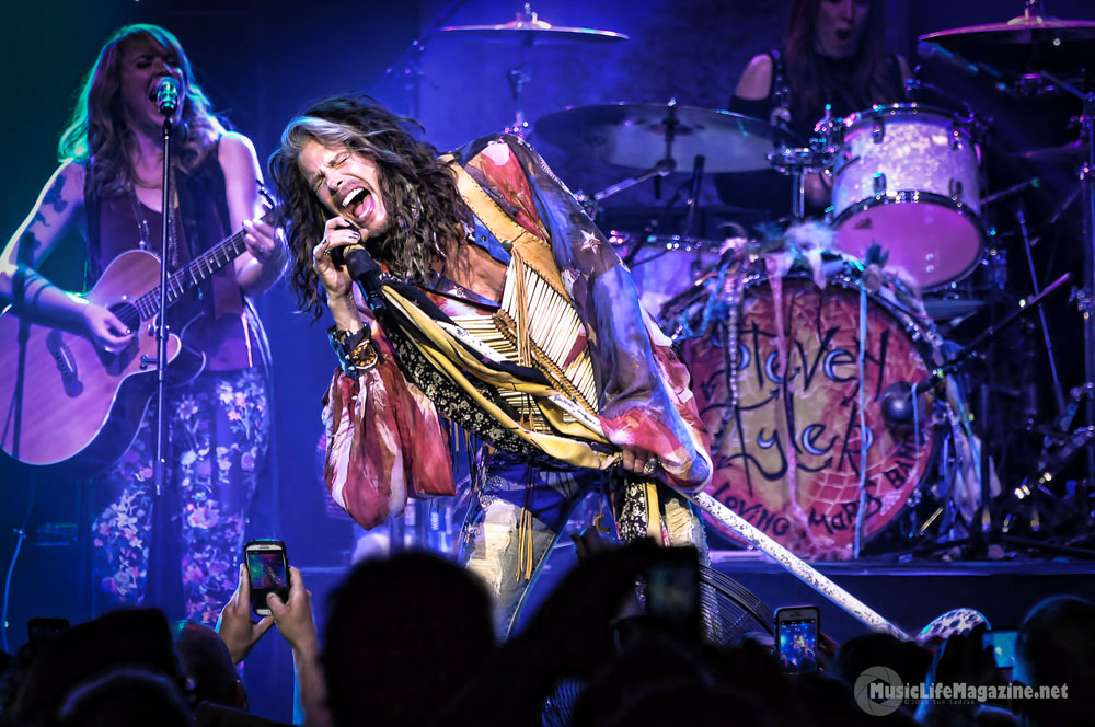 Steven Tyler live at Fallsview Casino - March 31, 2016 - Music Life ...
