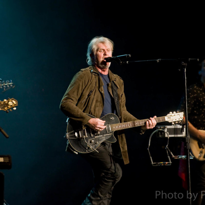 Tom Cochrane and Red Rider with Nice Horse live at Centre In the Square ...